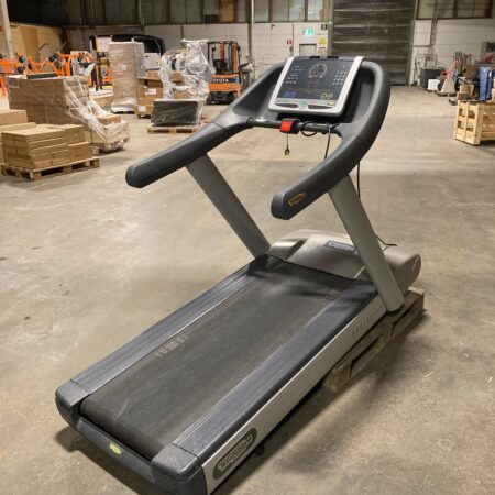 Technogym juoksumatto käytetty